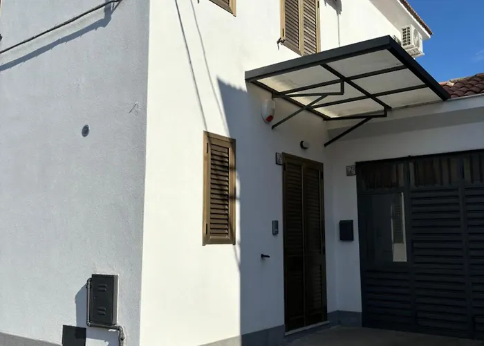 Viola'S Charming House
